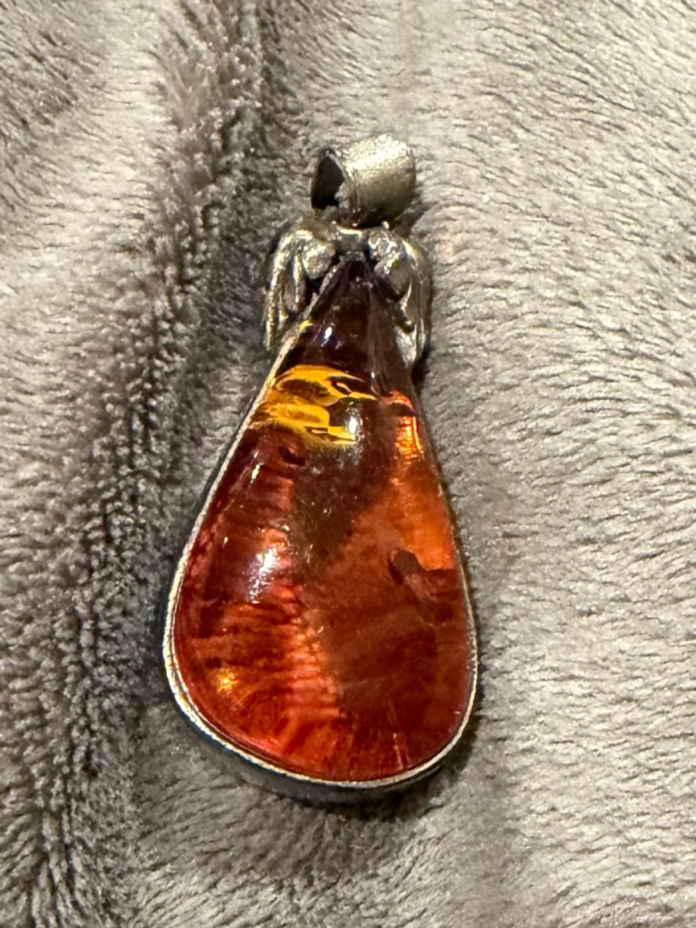 Amber necklace pendant